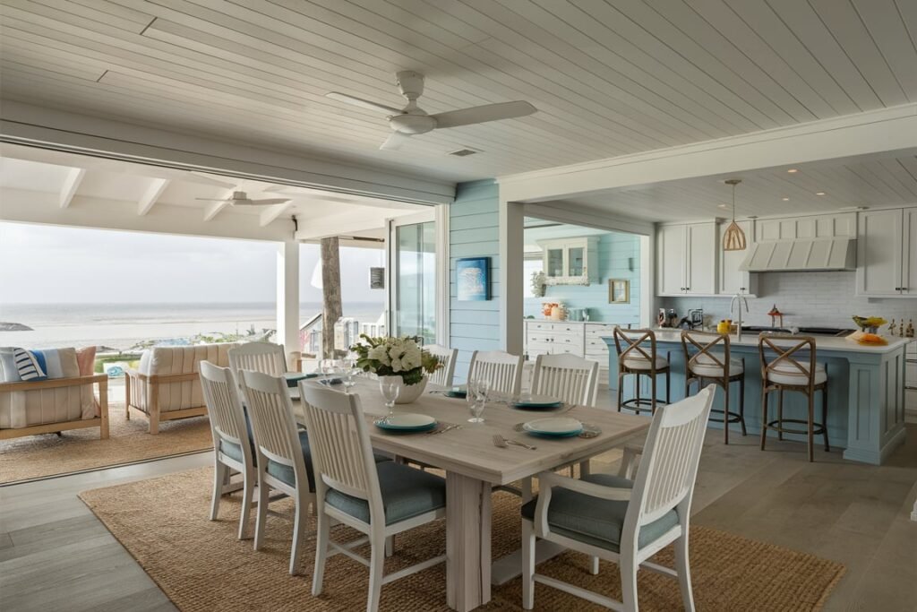 Coastal Bliss: Open-Plan Dining Room Layout