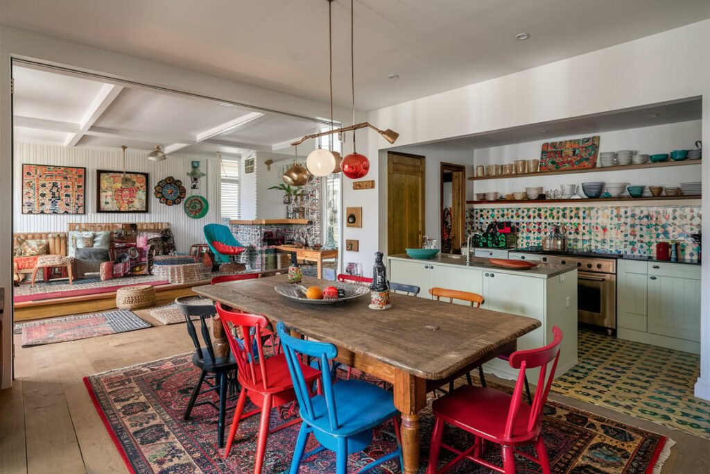 Eclectic Vibrance: Open-Plan Dining Room Layout