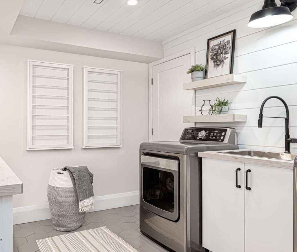 Bright and Minimalist Laundry Room Design
