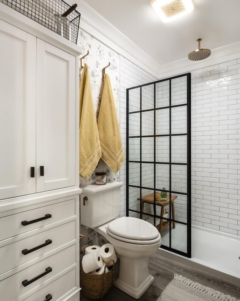 Classic Black-and-White Bathroom with a Modern Touch
