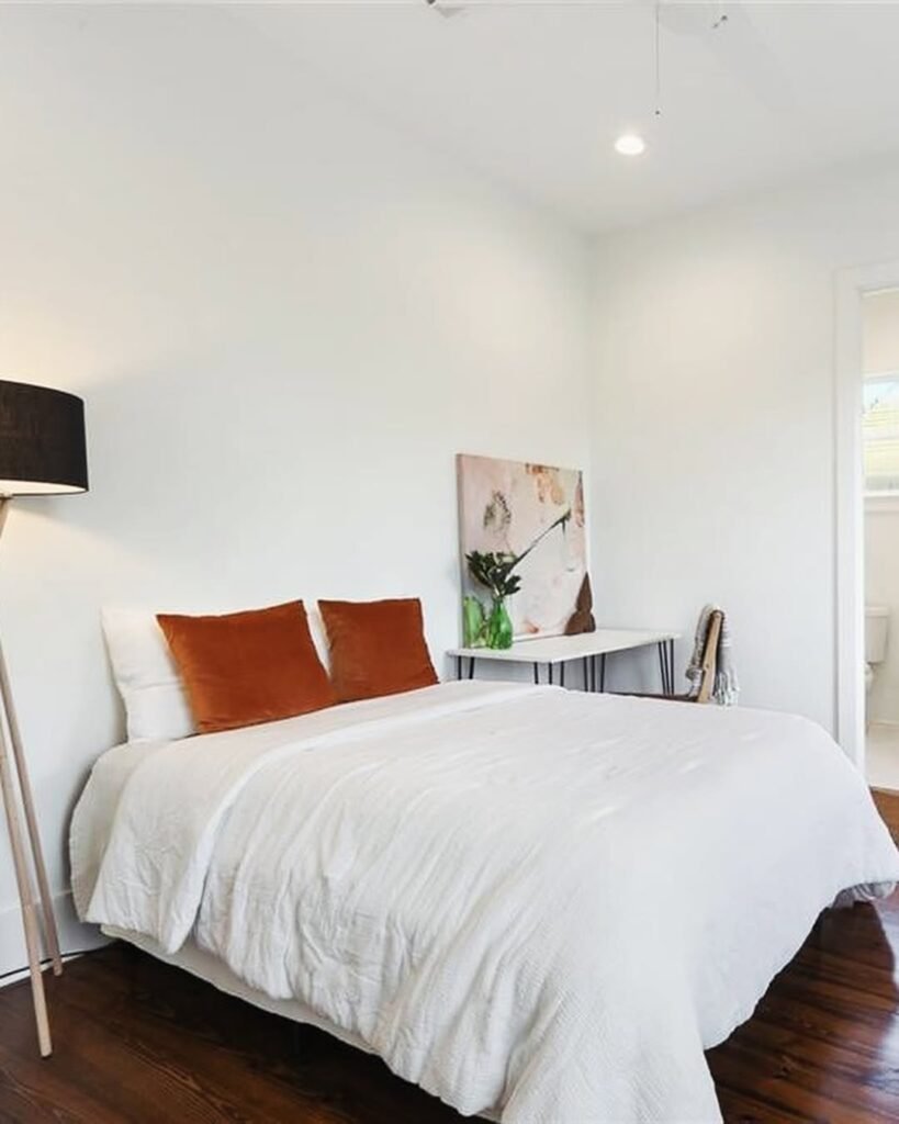 Minimalist Serenity A Simple Yet Stylish Bedroom

