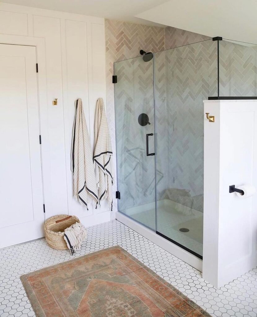 Modern Farmhouse Bathroom with Soft Tones
