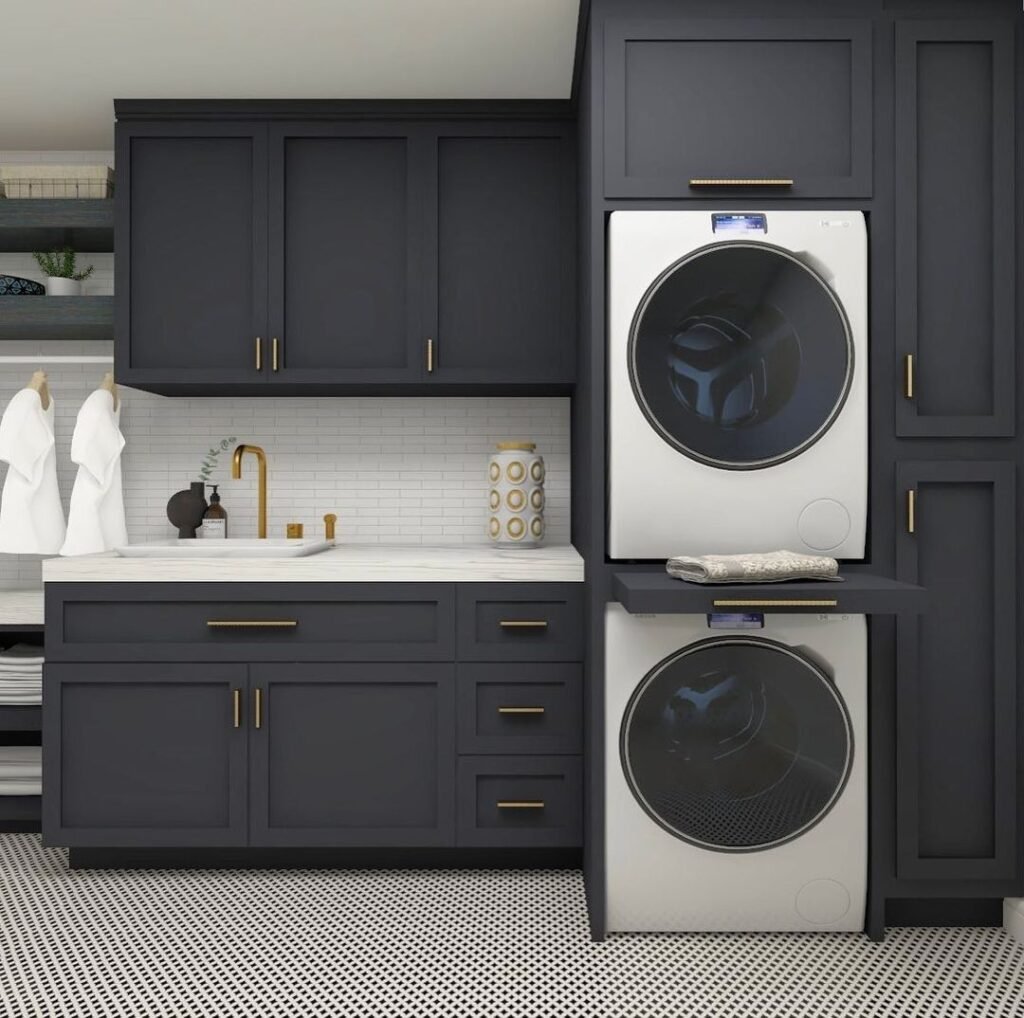 Modern and Sophisticated Laundry Room Design
