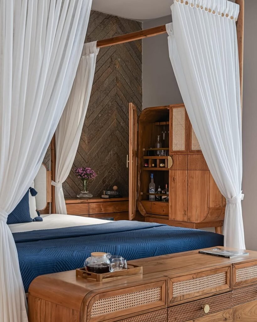 Rustic Serenity A Cozy Canopy Bedroom
