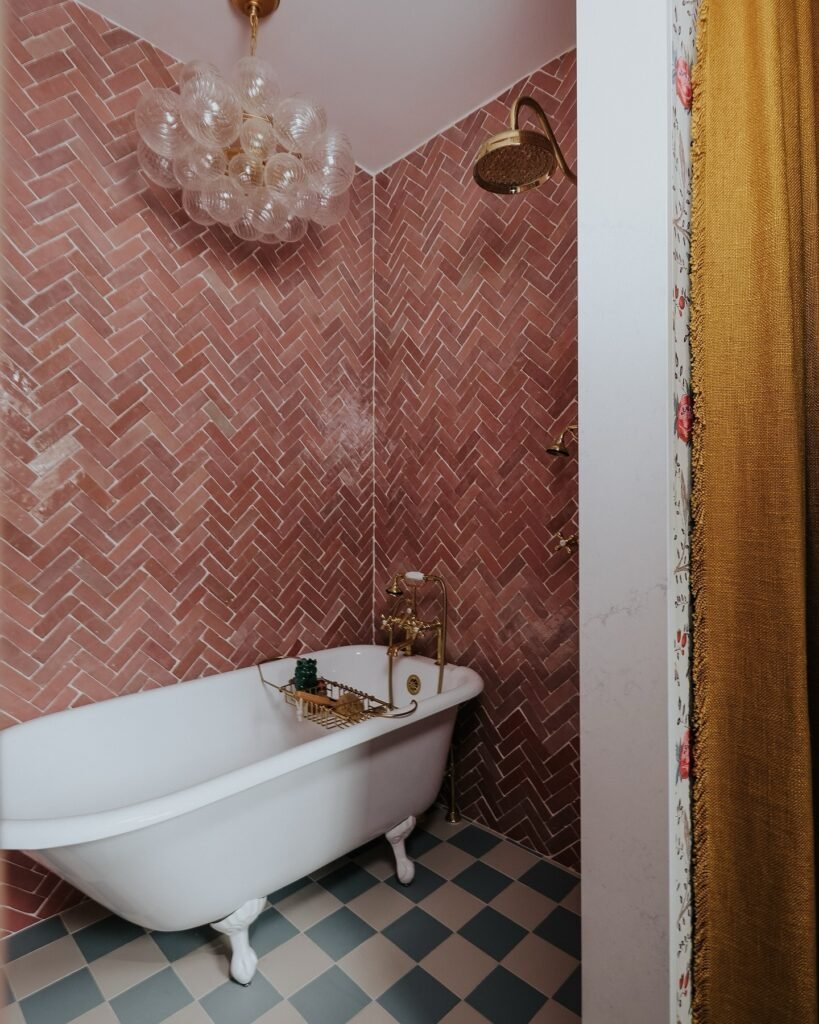 Vintage Charm with a Bold Touch A Clawfoot Tub in a Statement Bathroom
