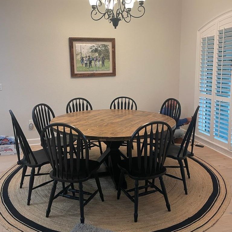 Classic Farmhouse Round Dining Table Setup
