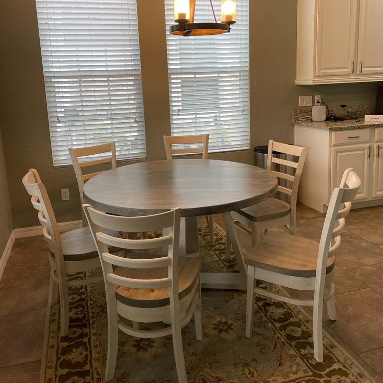 Cozy Farmhouse Round Dining Table Set
