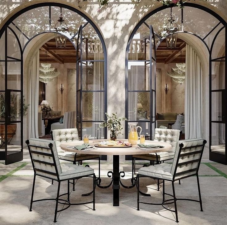 Elegant Courtyard Dining Retreat
