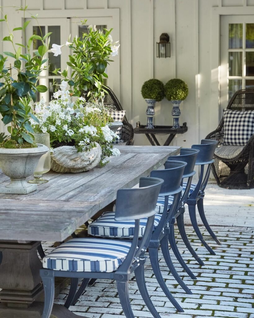 Elegant Farmhouse Outdoor Dining
