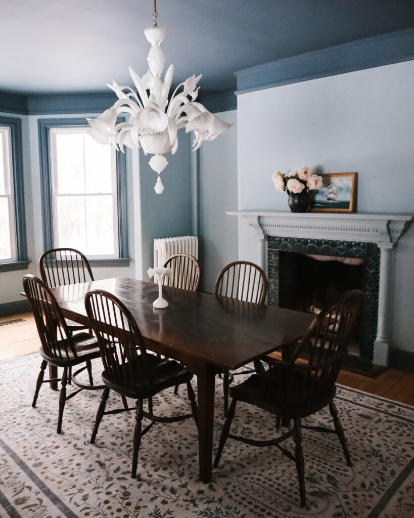 Timeless Blue Elegance in a Classic Dining Room

