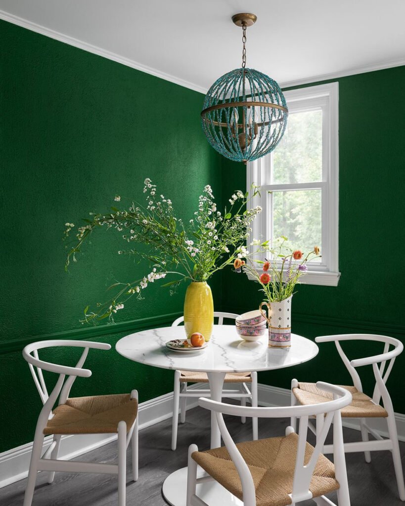 Vibrant Green Dining Nook with a Modern Touch

