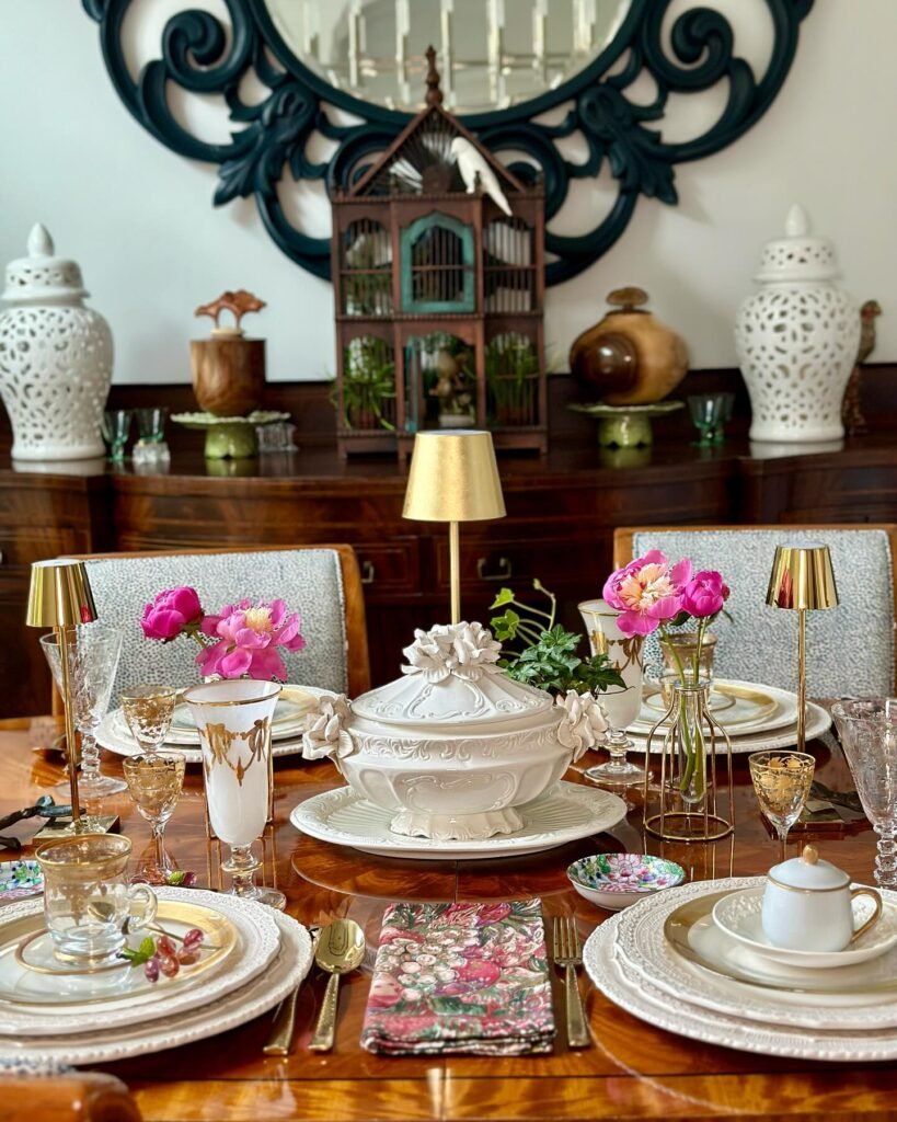 Vintage Elegance in Dining Tabletop Décor
